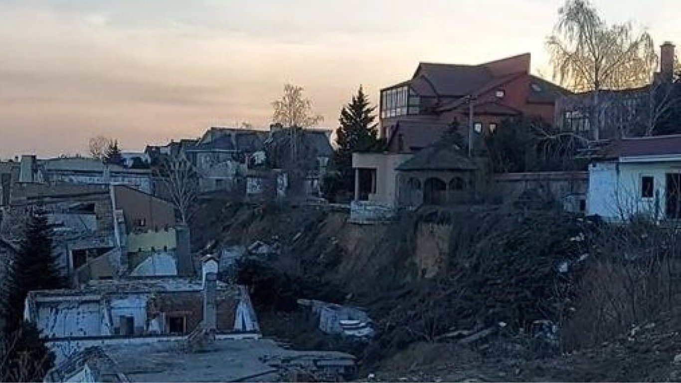Зсув вулиці до моря на Одещині