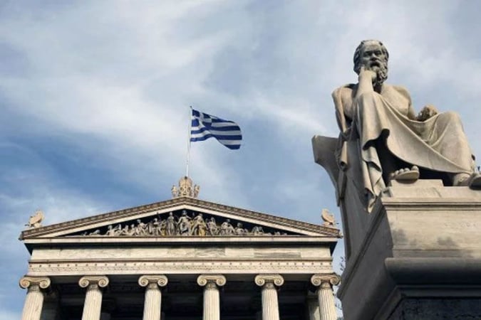 Greece Blocks EU’s 21st Russia Sanctions Package Over Threats to Its LNG Fleet