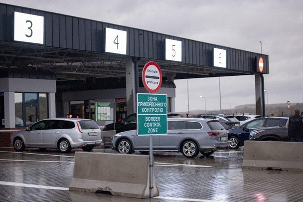 Граната в багаже туриста привела к эвакуации на польской границе