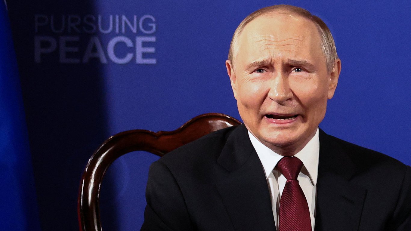 Российская экономика на пороге кризиса: нефтяные доходы обвалились в два раза