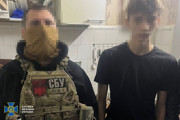 Nastolatek z Dniepru zatrzymany za naprowadzanie rosyjskich ataków – jego ojciec już skazany