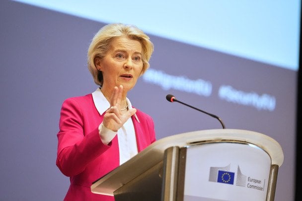 ЄС обговорює фінансування України та активи Росії