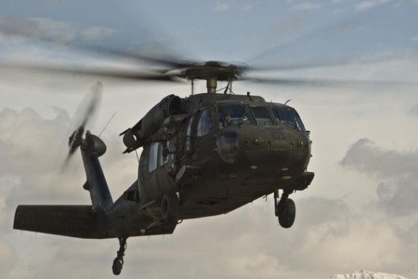 Знищений гелікоптер Black Hawk дронами