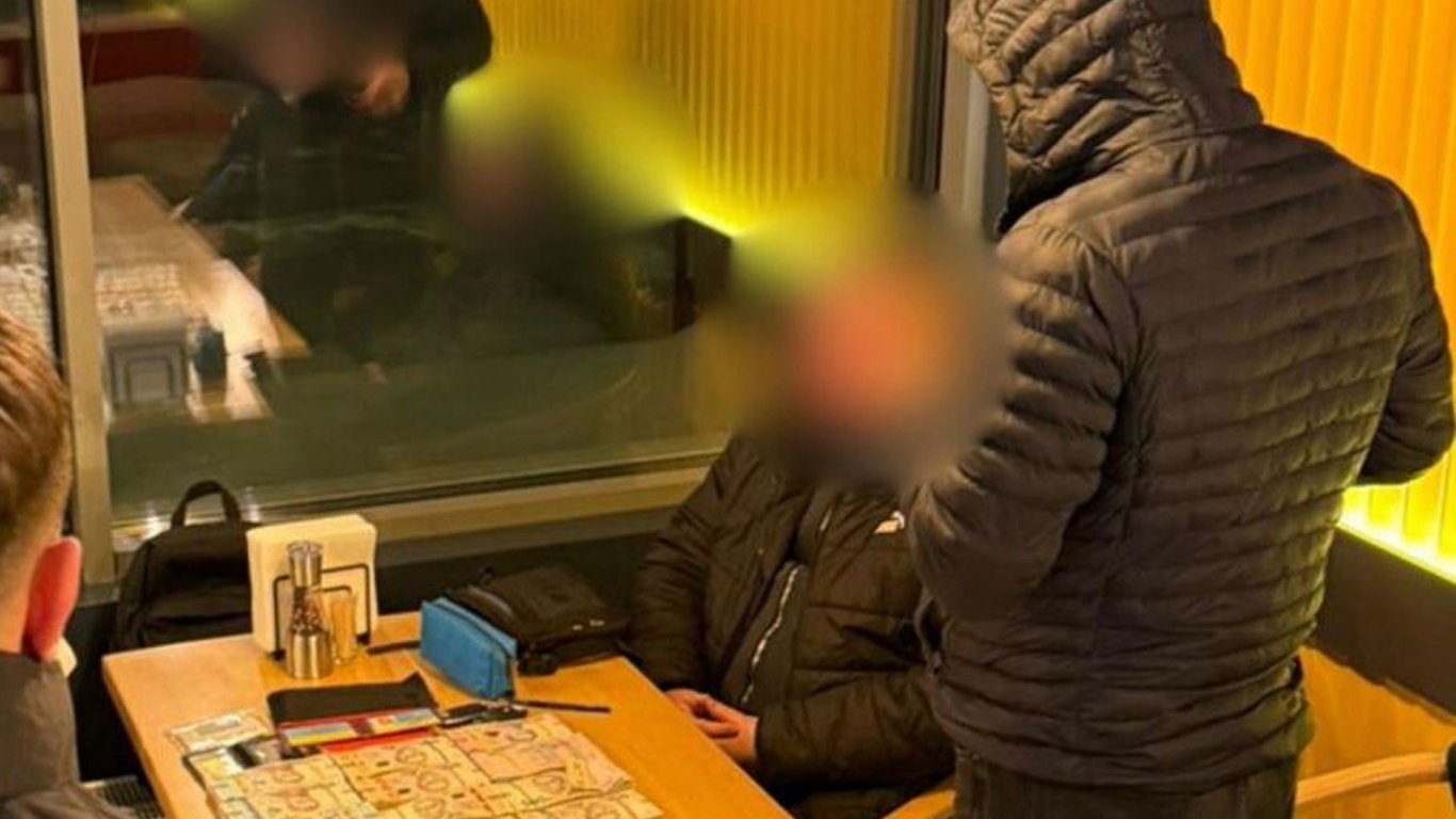 Korruptionsskandal in Kiew: KMDA-Beamter bei Bestechungsannahme von 1,2 Millionen Hrywnja gefasst