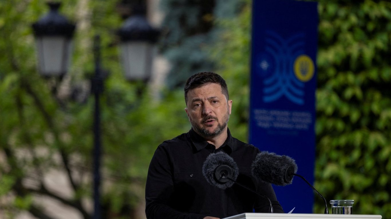 Fallen Fighter Pilot Valentyn Korenchuk Awarded Hero of Ukraine Title by President Zelenskyy