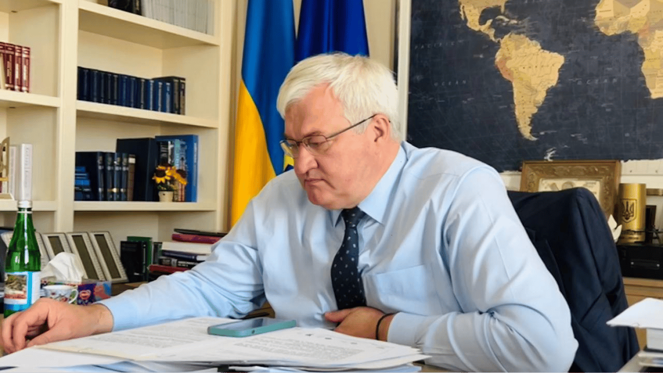 Kijów wzywa do sankcji, gdy Mińsk przemieszcza armię ku granicy z Ukrainą