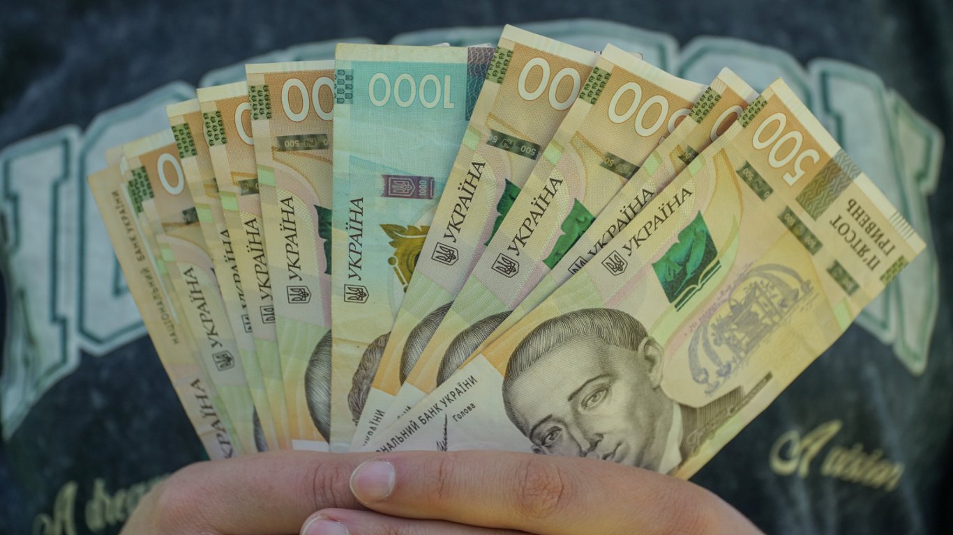 Kto nie wyjedzie z kraju? Nowe restrykcje dla dłużników podatkowych – próg kwoty