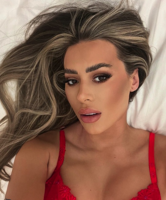 Зірка TOWIE Демі Сімс дебютує в боксі: ексклюзивне інтерв'ю та тренування з батьком-легендою