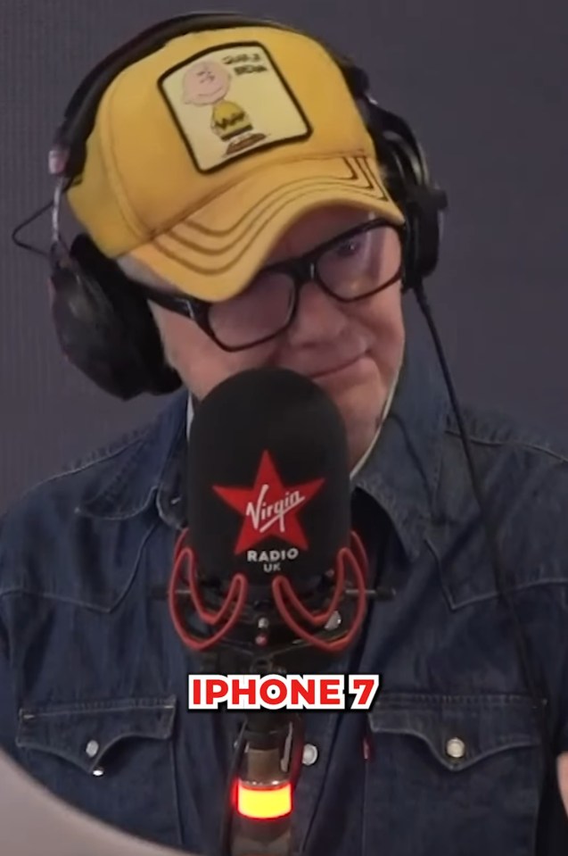 Host Chris Evans returned to mobile communication due to son's illness