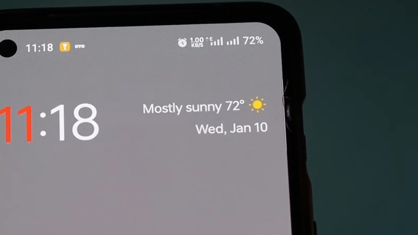 Letter E on a mobile phone screen