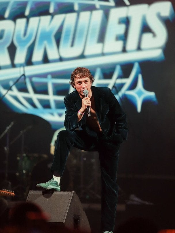 BRYKULETS confessed about New Year in gloves and a kiss with a lizard