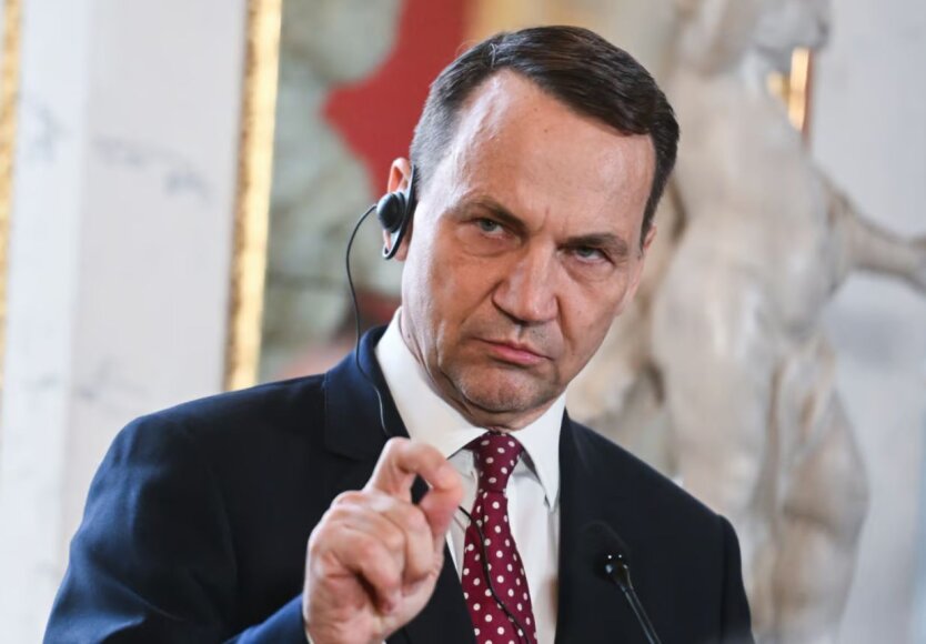 Życzę powodzenia: Sikorski ładnie 'wysłał' Muska