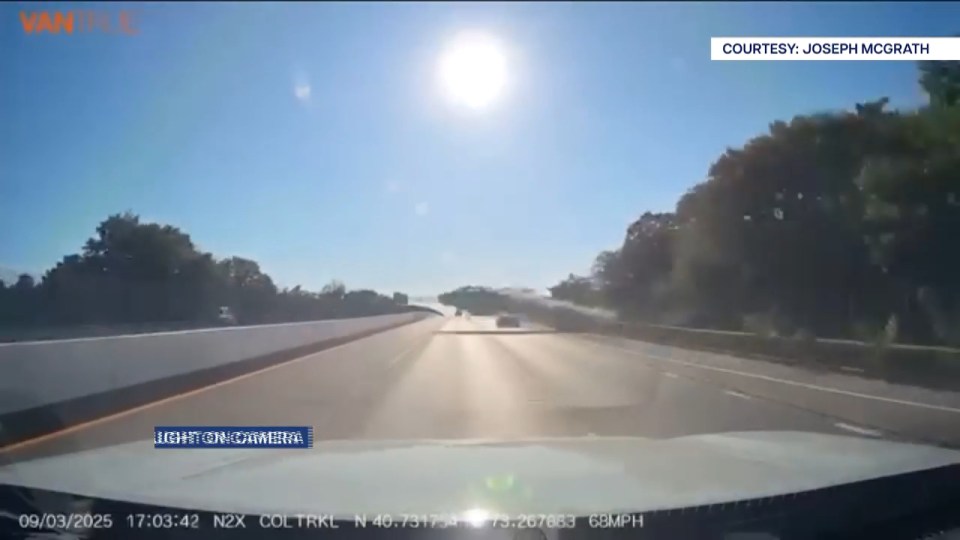 Автомобіль пролетів над шістьма смугами трафіку: неймовірне падіння на Long Island
