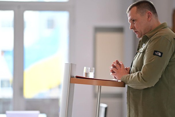 Уламок дрону в кабінеті мера