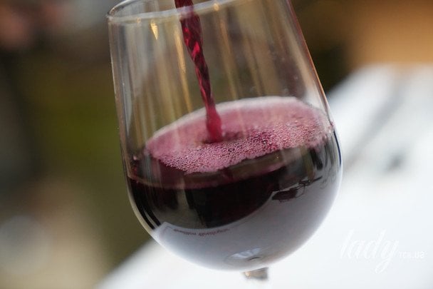 Farmaceuta nazwano najniebezpieczniejsze napoje na kaca: ranking alkoholu