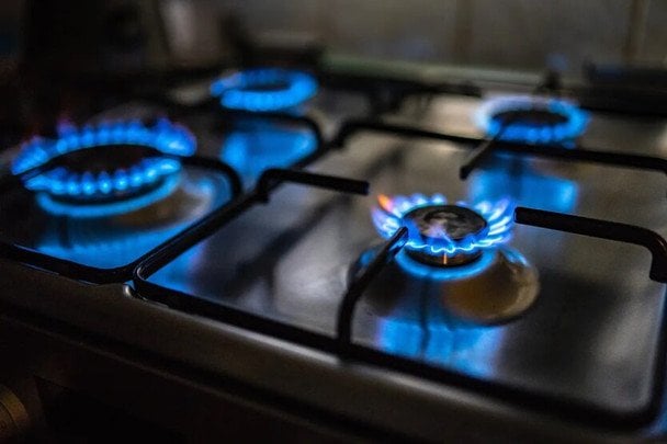 Cichy zabójca w kuchni: śmiertelne niebezpieczeństwo ogrzewania domu kuchenką gazową