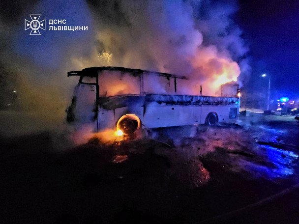 Взрыв и пожар автобуса во Львове