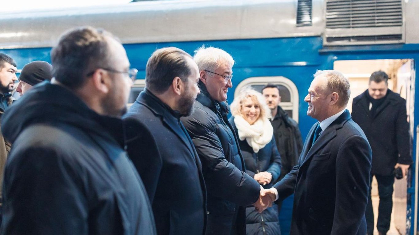 Donald Tusk w Kijowie: kluczowe rozmowy o bezpieczeństwie i pomocy wojskowej