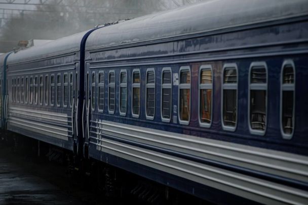 Атака дронів зупинила потяги