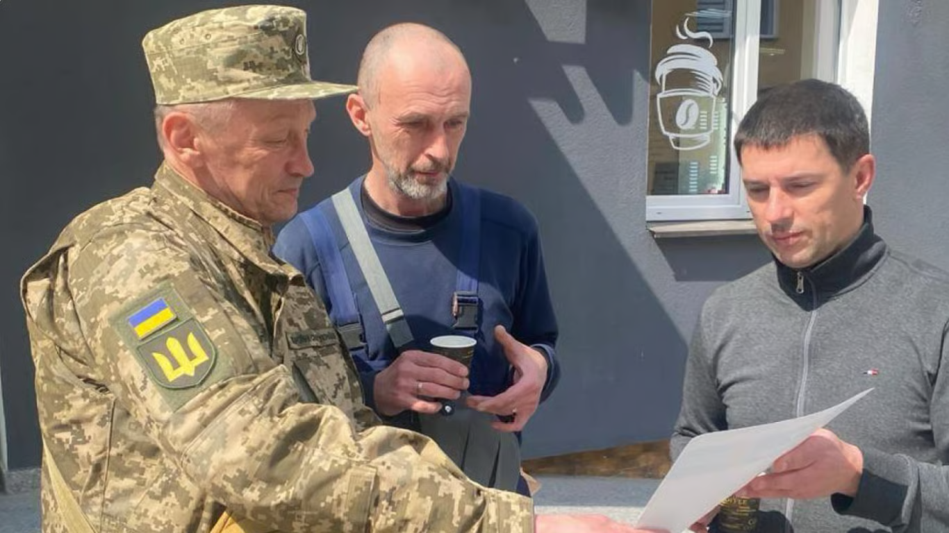 Блогера засудили за шахрайство