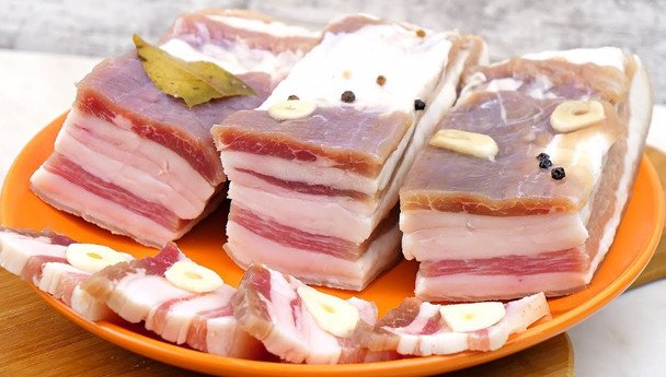 Trzydniowa recepta na pyszne smalczyki: marynuj w gorącej zalewie