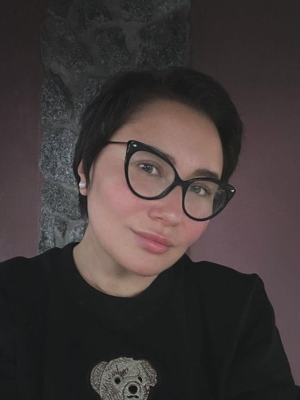Oksana Mozgova has once again changed her image: How the producer looks with the short haircut