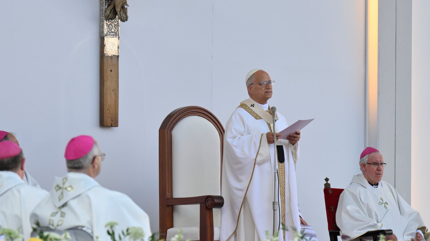 Pope Condemns War in Ukraine Following Attack on Monastery: A Plea for Dialogue