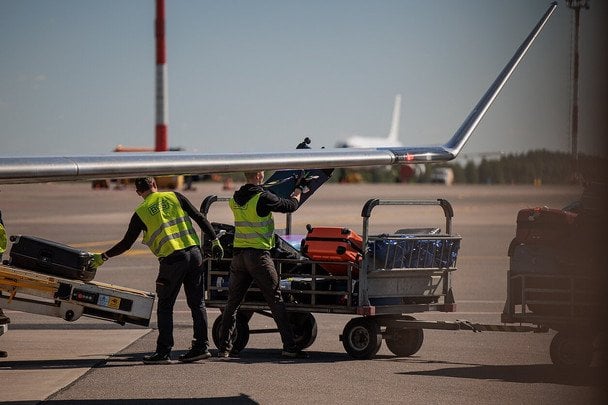 Вільнюський аеропорт закрили через загрозу з Білорусі: що сталося