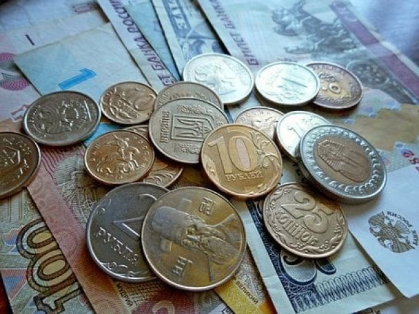 Россияне массово жалуются на задержки зарплат: данные Роструда о 70 тысячах обращений