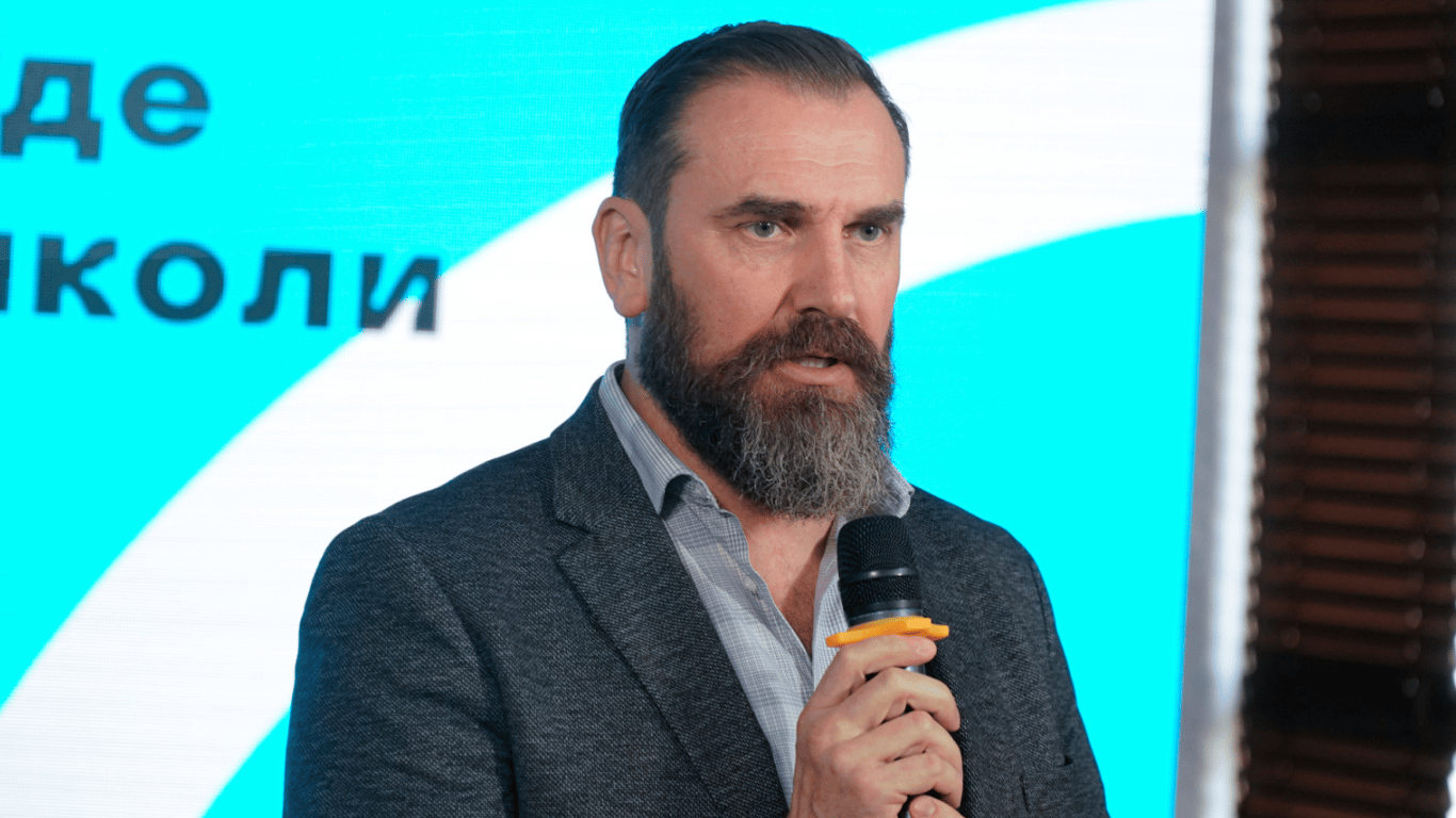 Лісовий спростовує чутки про відставку