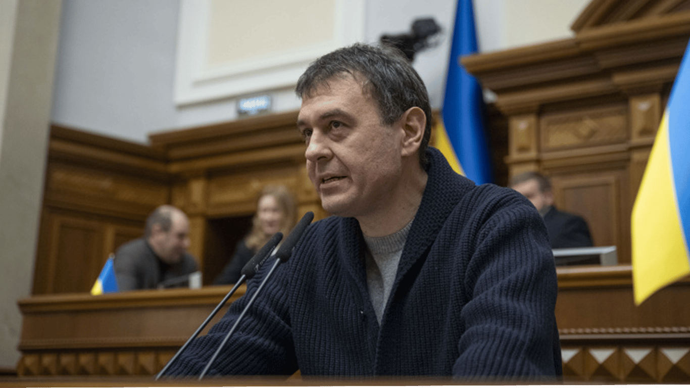 Гетманцев запросил проверку АМКУ из-за резкого подорожания топлива