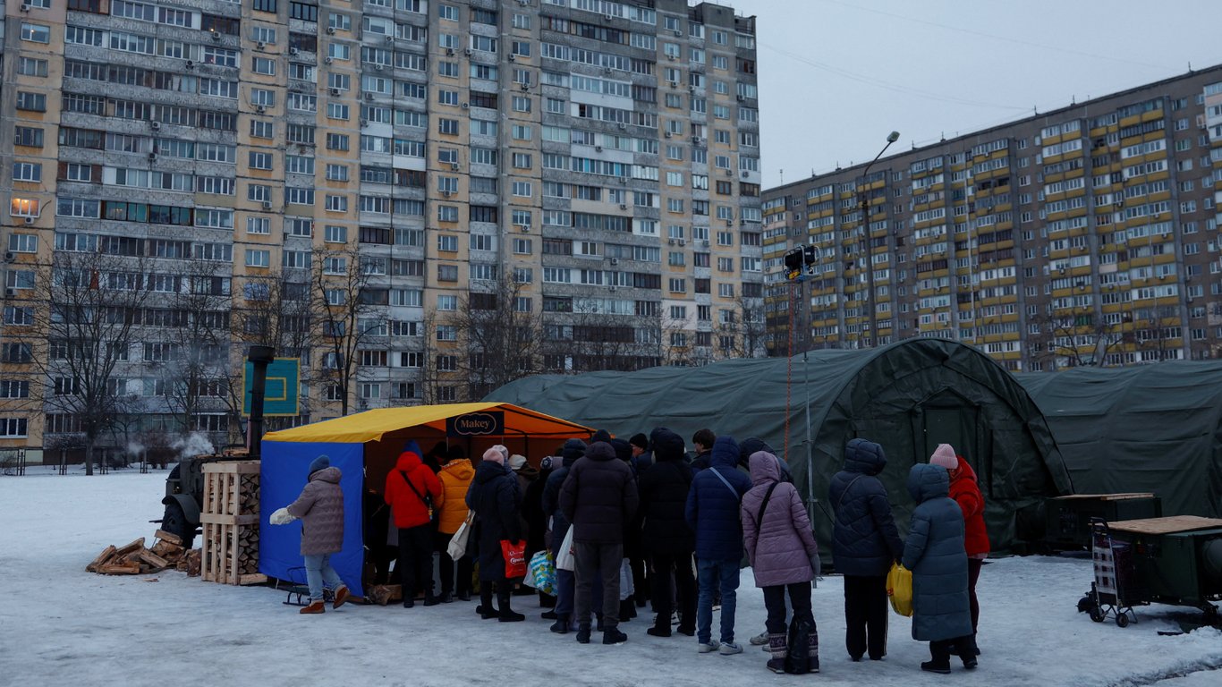 В Киеве продолжаются работы по восстановлению отопления в сотнях домов