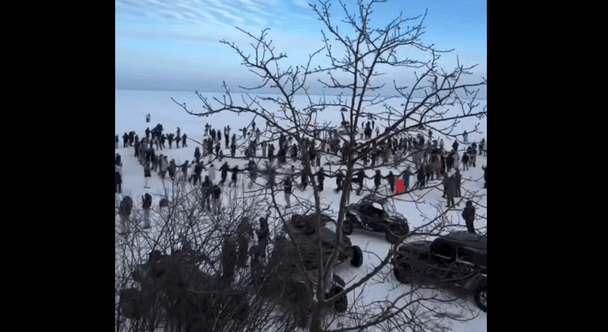 Спасатели предупреждают об опасности льда на Киевском водохранилище