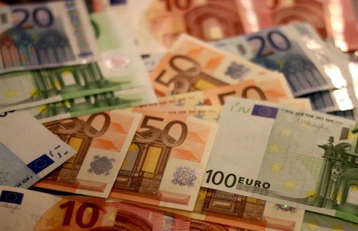 Ukrainische Währung legt zu: Neue Wechselkurse für Dollar und Euro am 27. Juli