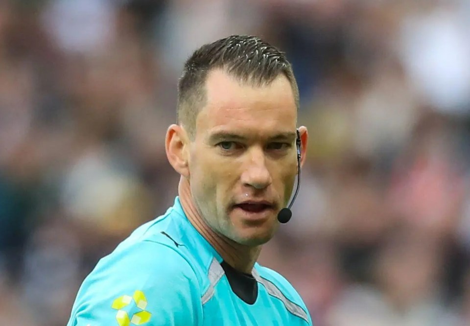 Sędzia w meczu Arsenal złamał protokół: co usłyszeli widzowie