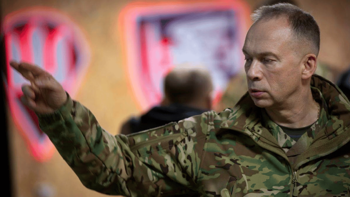 Головнокомандувач обговорює ситуацію на фронті