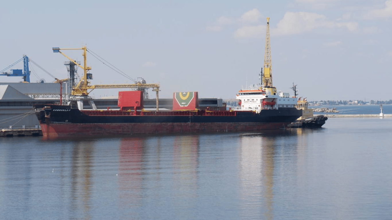 Несмотря на российские атаки: через украинский морской путь вывезено 169 млн тонн грузов