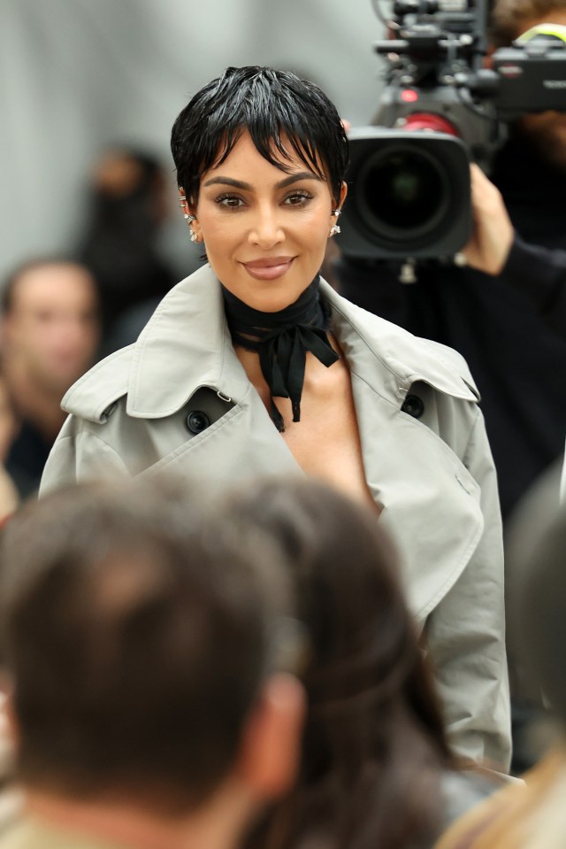 Kim Kardashian hat einen drastischen Wechsel in ihrem Image vollzogen: Sie wurde eine virtuelle Kopie von Kris Jenner