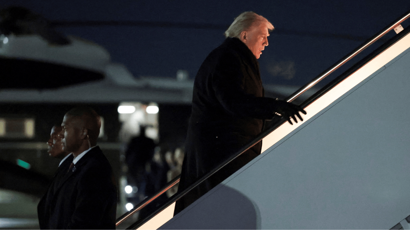 Трамп на іншому літаку в Давос