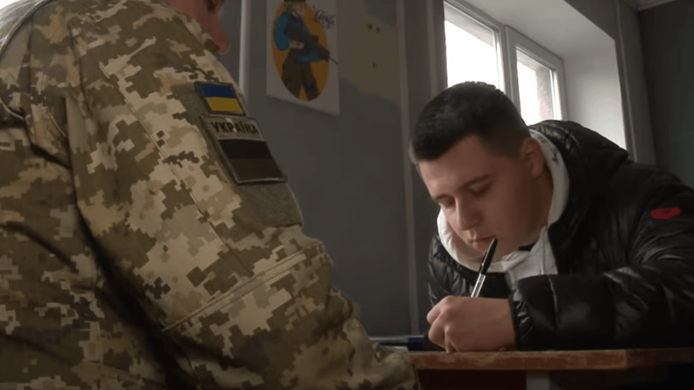 Zaginięcie osób z ograniczoną zdolnością do służby w ewidencji: usterka systemu czy zapowiedź nowej fali mobilizacji?