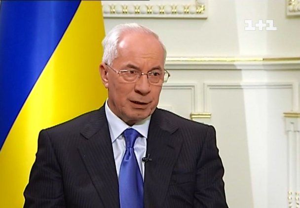 Gericht verurteilt den ehemaligen Ministerpräsidenten Azarov in Abwesenheit zu 15 Jahren: Warum genau