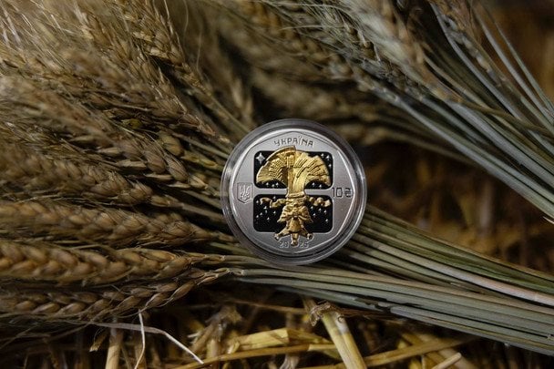 NBU hat die silberne Münze Geist der Weihnacht mit einem Diamanten herausgegeben: Wo man dieses einzigartige Symbol kaufen kann