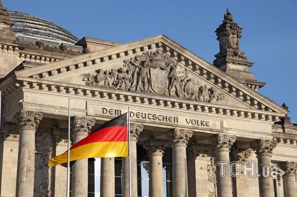 AfD-Abgeordneter zu Geldstrafe verurteilt: Verwendung verfassungsfeindlicher Symbole