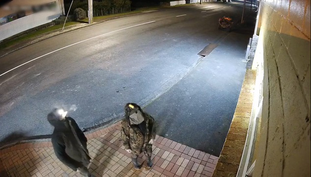 У Новій Зеландії знайшли батька з дітьми, які зникли 4 роки тому: нові кадри