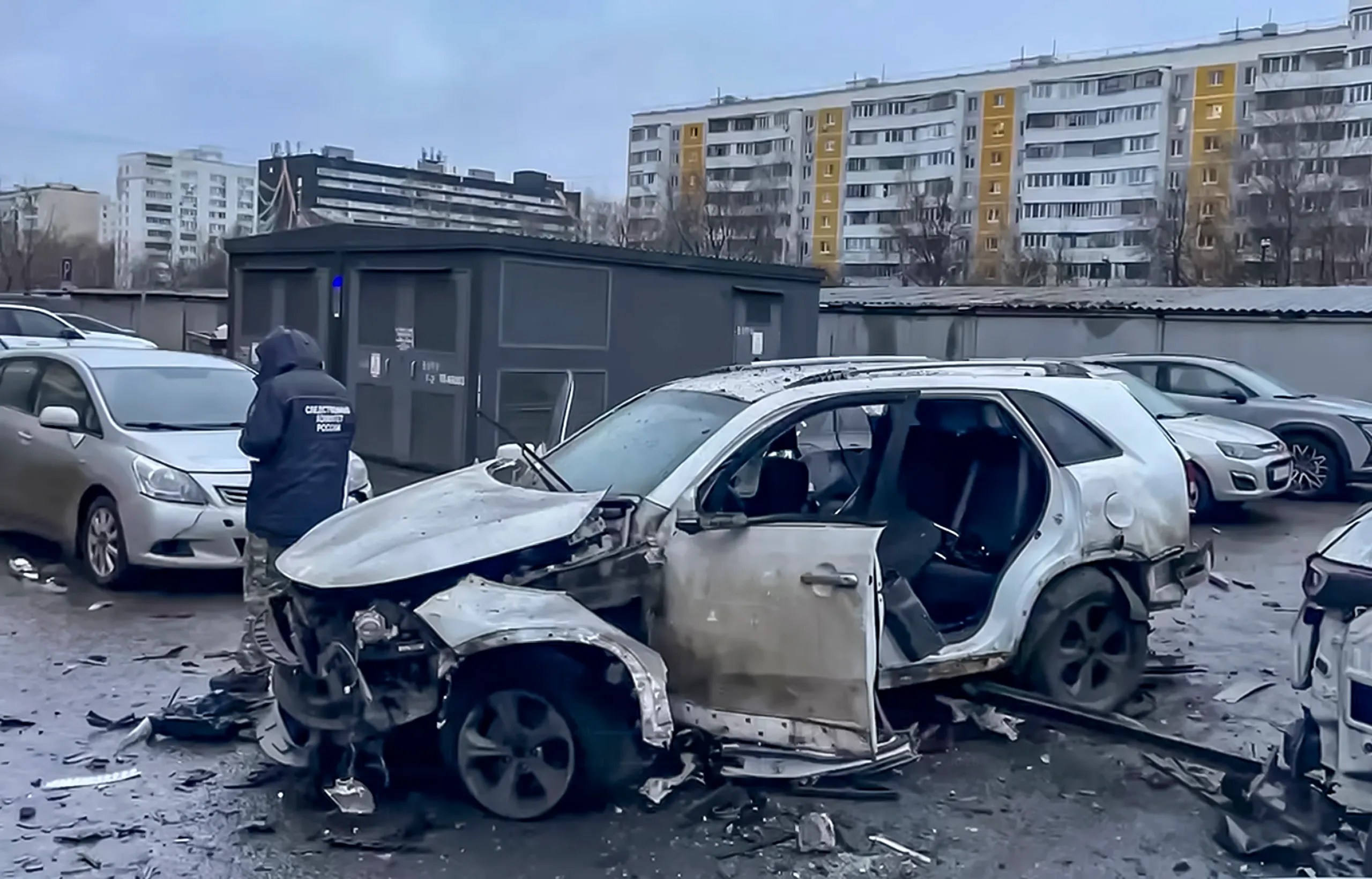 Автомобіль після вибуху у Москві