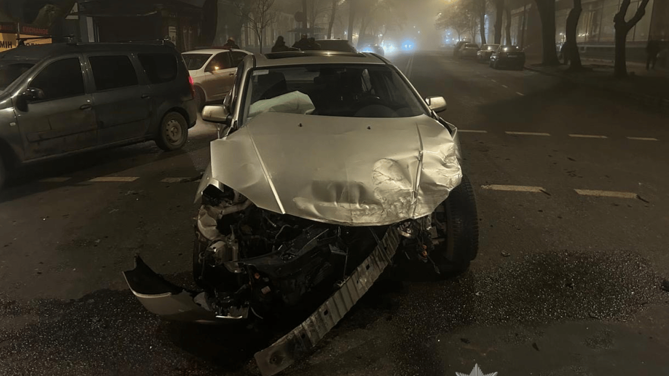 В Одесе пьяный водитель на Range Rover устроил аварию с пострадавшими