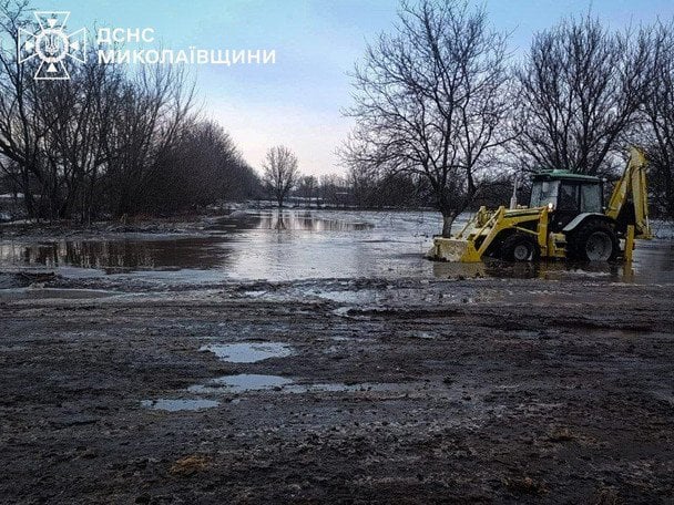 Стихия в нескольких областях Украины: спасатели борются с последствиями паводков