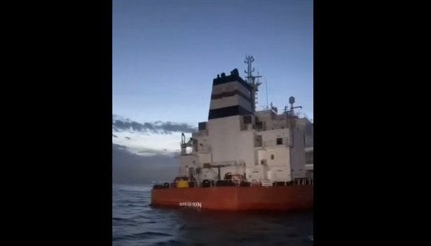 Турецкий танкер тонет у Сенегала: он перевозил российскую нефть