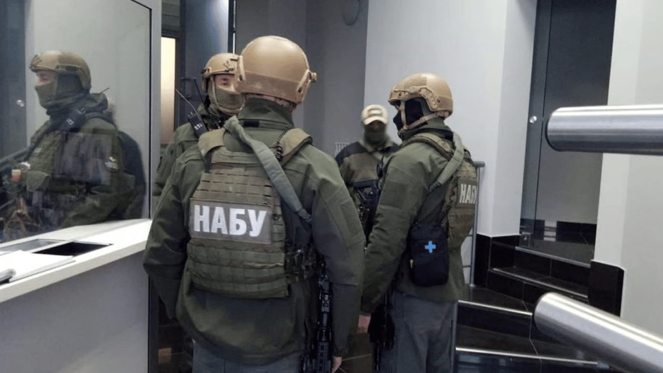 Обшуки НАБУ у працівників