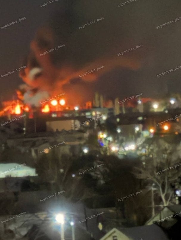 В оккупированному Луганске горят резервуары с топливом: масштабный пожар в Ровеньках